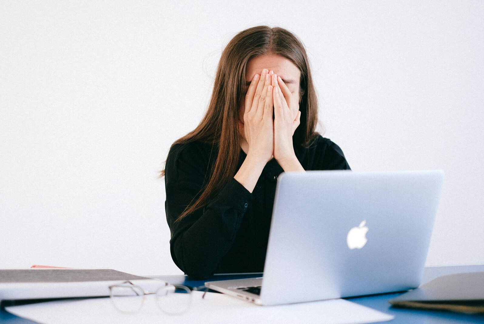 Burnout e Esgotamento: Quando o Trabalho Invade a Vida Inteira